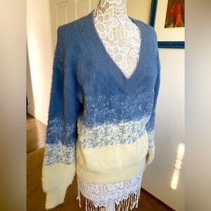 Super SOFT oversized sweater. Blue & cream, barely used. Size L